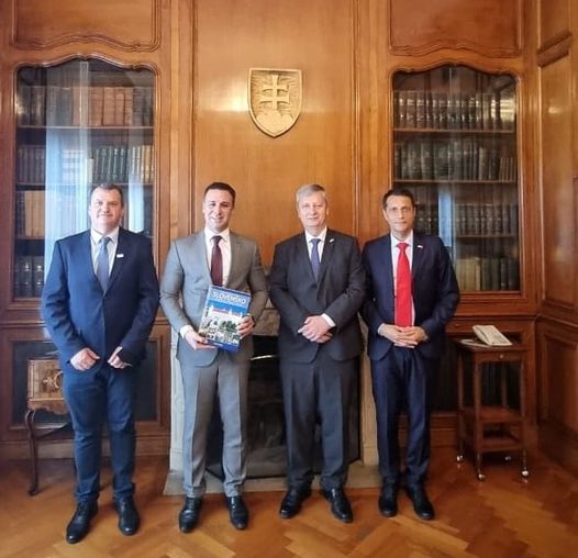 279073994_4010734972485815_3161669704107563961_n