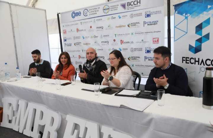 62c2de83a4572451379372