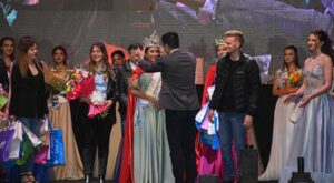 reina estudiantes chaco 22 dianela