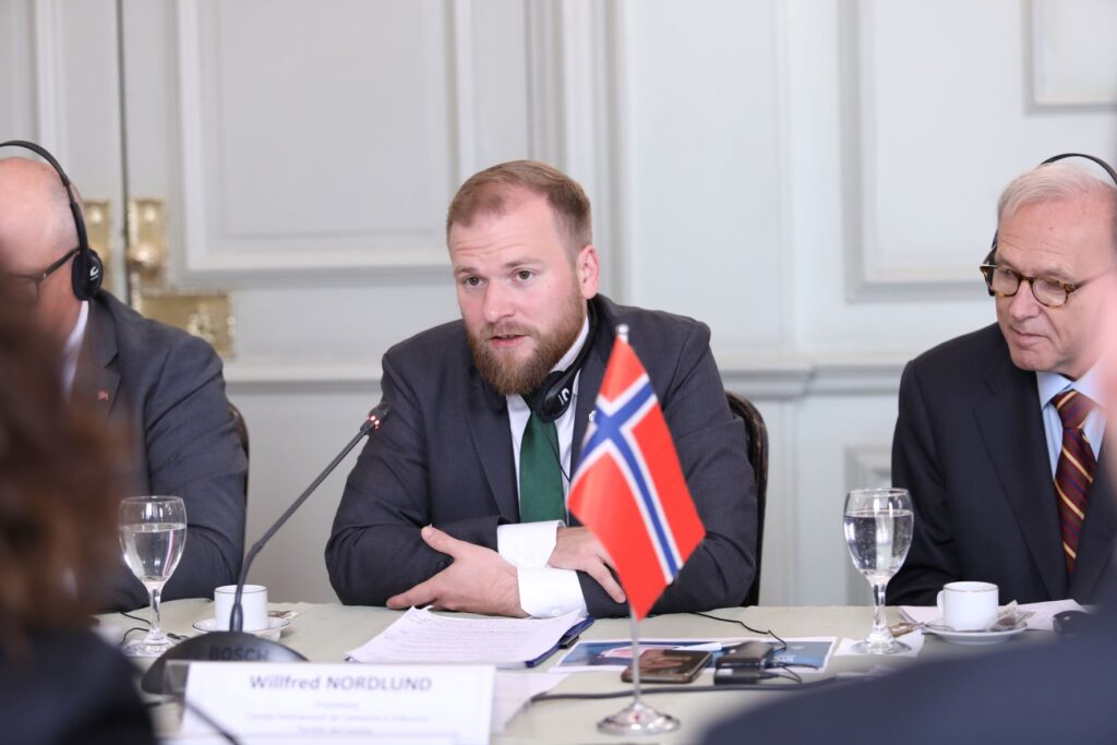 todesca_con_noruega