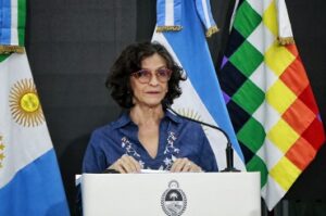 ministra Zalazar2
