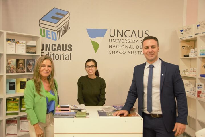 Uncaus_libros