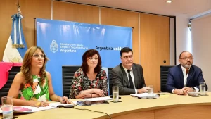 ministra-trabajo-kelly-olmos-la-reunion-del-consejo-del-salario-minimo-el-martes-zoom-foto-ministerio-trabajojfif