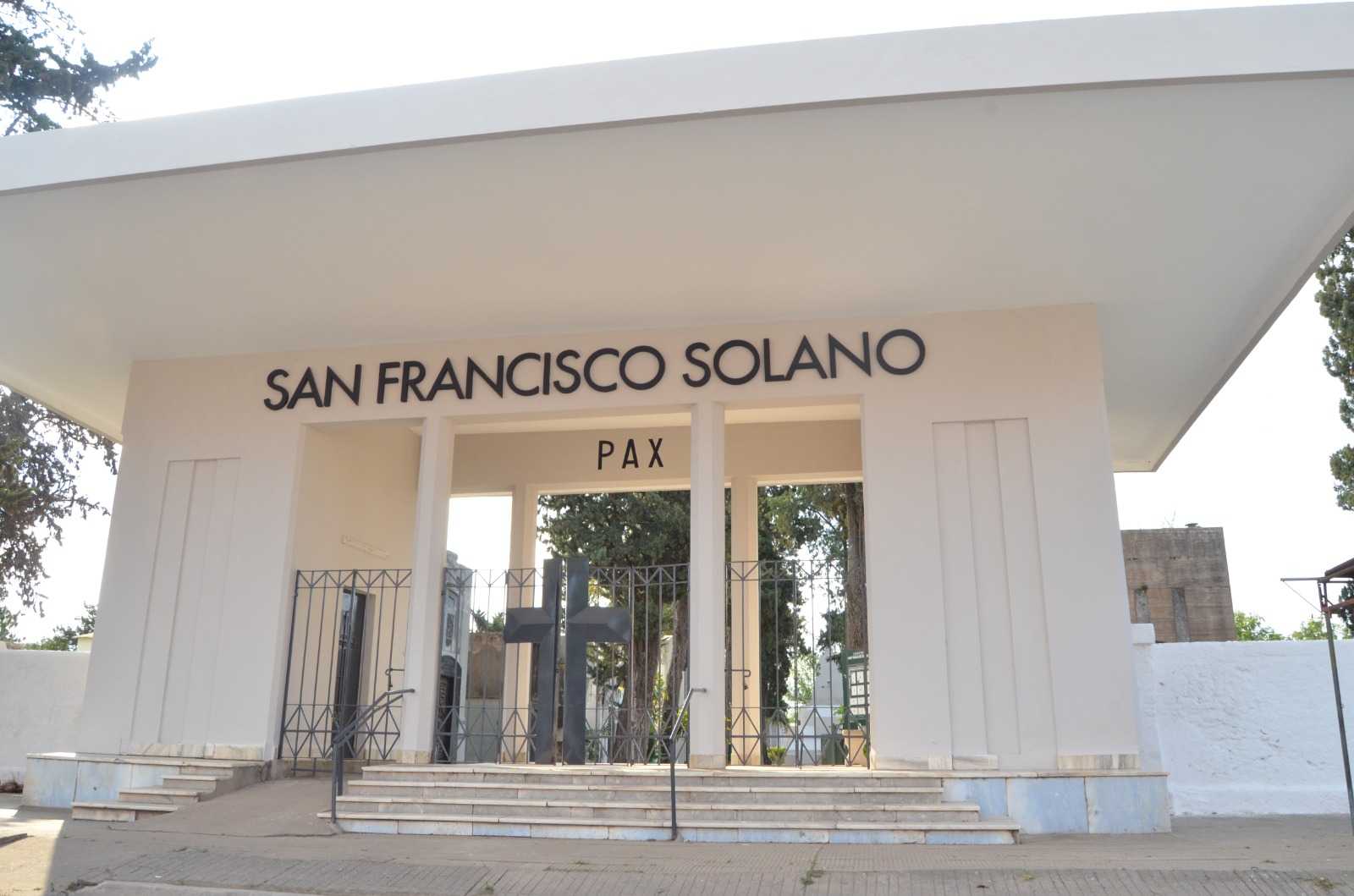 Día de los Fieles difuntos : Resistencia celebrará dos misas en el cementerio  municipal - Primero Chaco