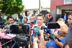Z con la prensa