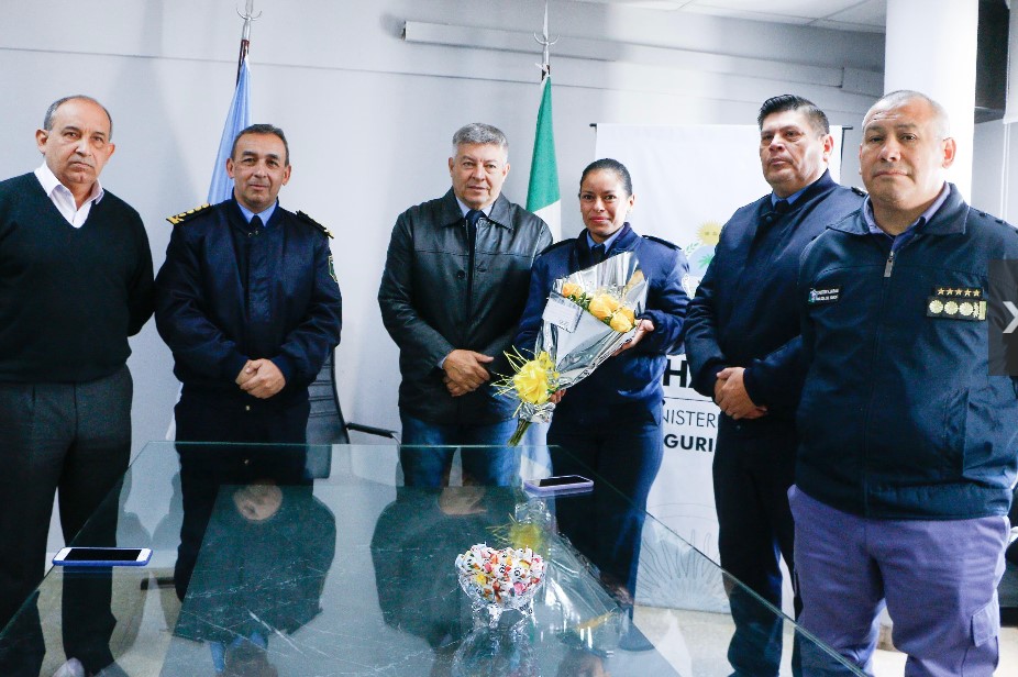 policía distinción