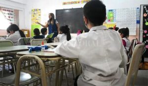 Educacion-AulaAlumnosDocente