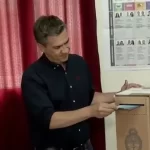 Zdero emitió su voto: «Es una gran oportunidad para elegir; que nadie se quede en su casa»