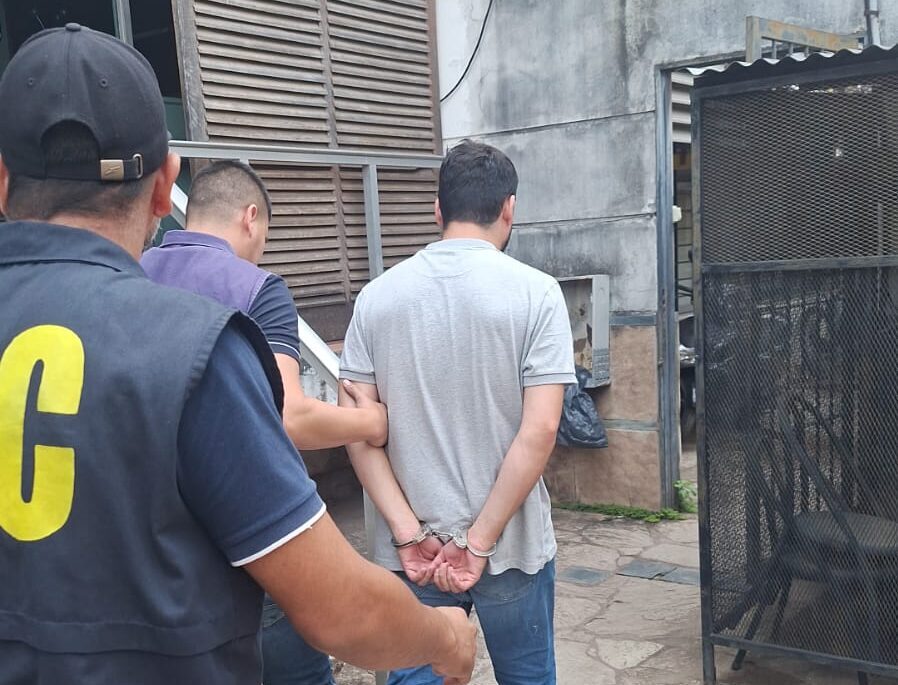 49b426e3-c21c-4254-a6f0-ebd2611fd9af