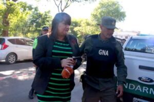 DeWatermark.ai_1762176072119