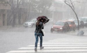 Alerta-naranja-y-amarilla-por-tormentas