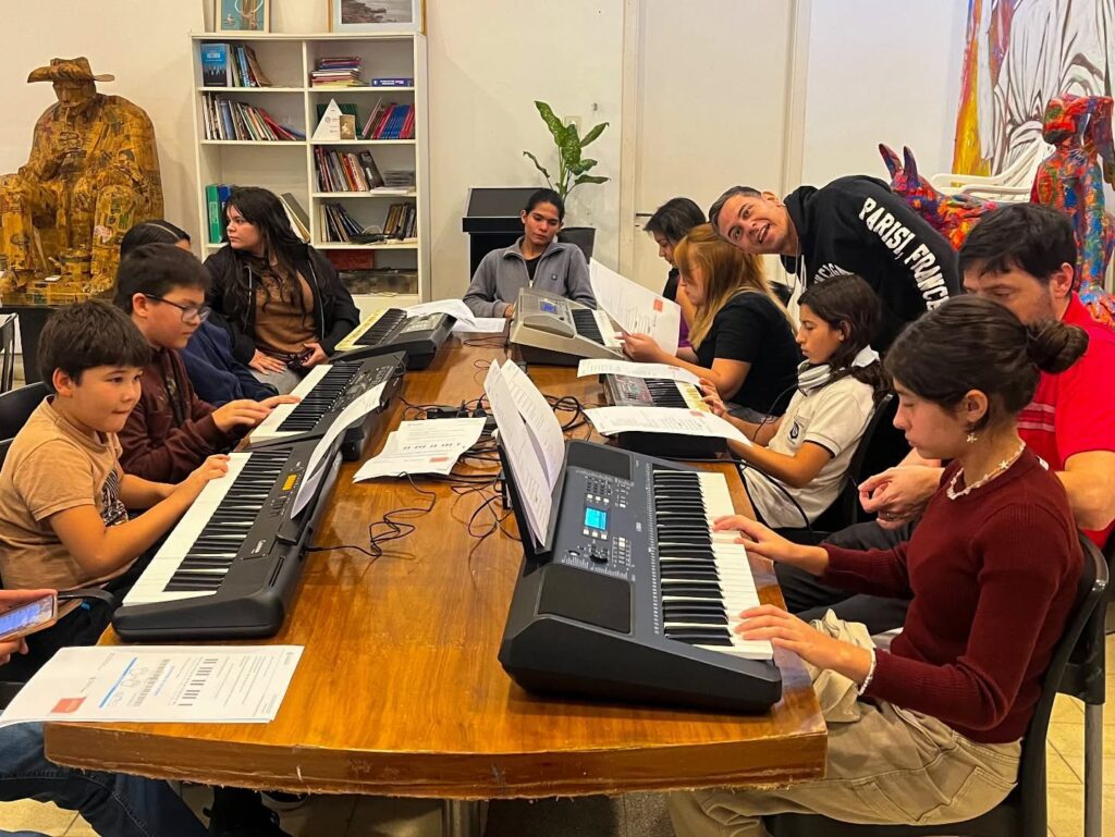 669869857_18355751293239803_3347470789804238932_n