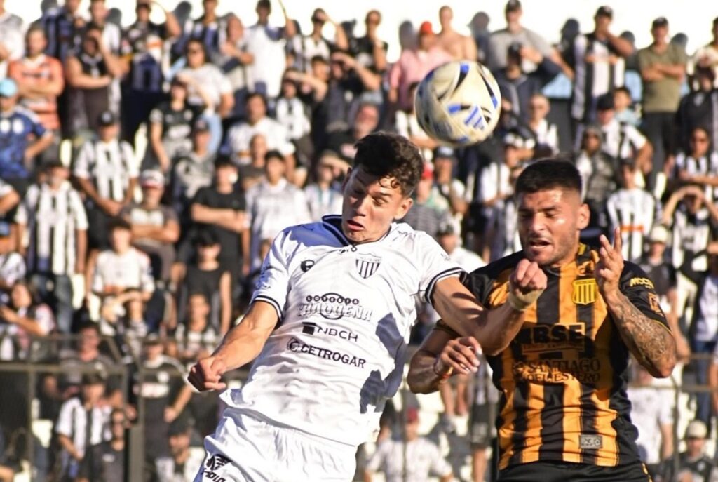 Chaco-for-Ever-1-Mitre-1
