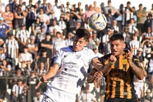 Chaco-for-Ever-1-Mitre-1