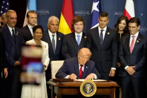milei-donald-trump-escudo-las-americas