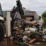 Retiraron 5 toneladas de basura de una vivienda particular en Resistencia