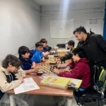 Fontana puso en marcha un taller gratuito de ajedrez para todas las edades