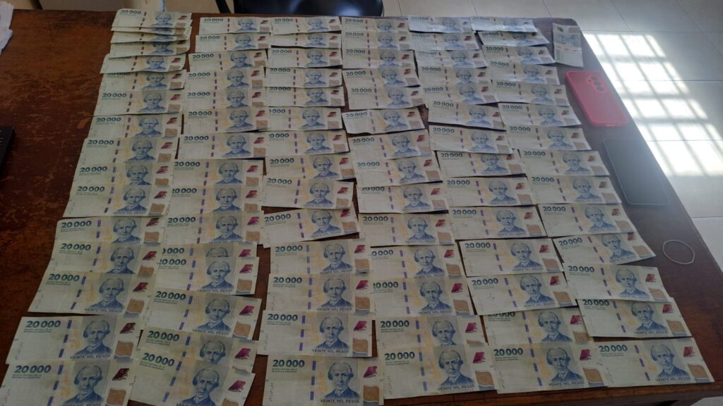 D.I.C-detenido-y-dinero-sec-4