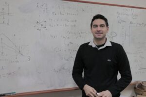 Lucas-Fernandez-Nature-Electronics