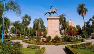 plaza-25-de-mayo-resistencia-chaco-ph-Tomas-Niclis-1024x591-1