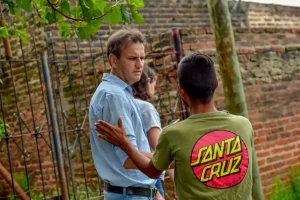 ⚠️El intendente Fernando Cuadra, junto a la secretaria general de Gobierno, Carolina Meiriño,