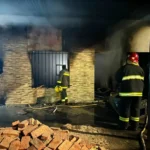 Un incendio destruyó gran parte de una panadería y provocó importantes pérdidas materiales