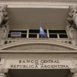 El Banco Central reglamentó las cuentas sueldo en dólares: qué cambia para trabajadores y empresas