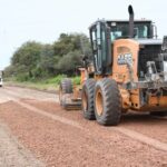 Iniciaron una obra de ripio que mejorará la conexión entre Tres Isletas y el paraje El 50