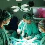 Se concretó con éxito una cirugía para un varón transgénero en la provincia