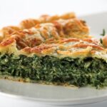 Tarta de espinaca: la receta clásica que nunca pasa de moda y siempre salva el almuerzo