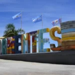 Hallaron a un niño deambulando solo en la costa del río Paraná