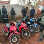 Desarticularon un presunto kiosco narco en Virasoro y hallaron gallos de riña