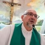 Ecuador: un sacerdote murió tras ser golpeado por una cruz durante una misa