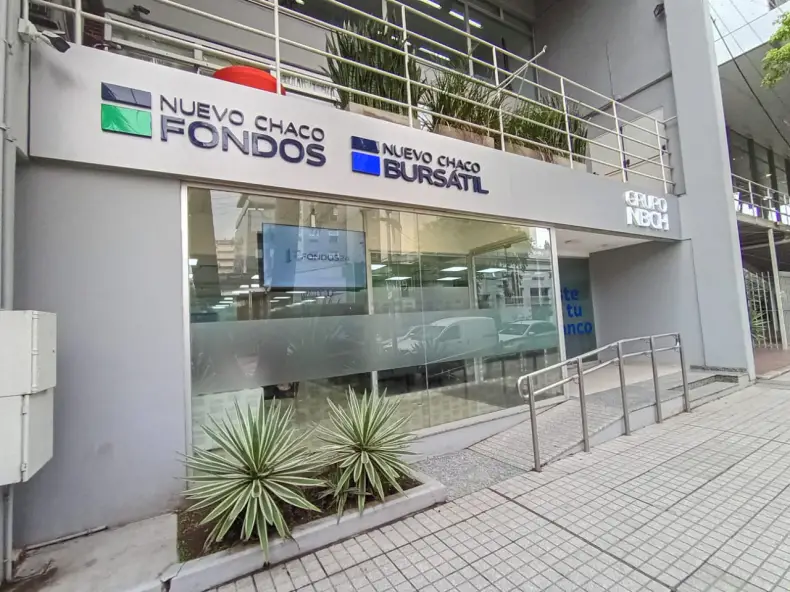 477048w790h592c.jpg